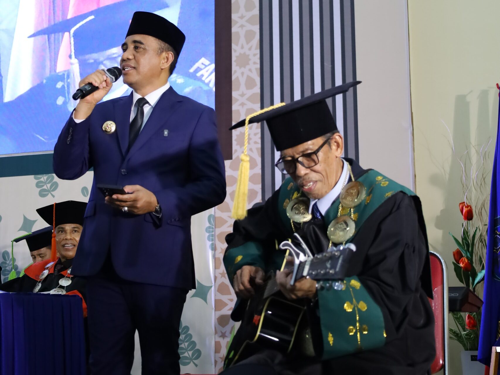 Gubernur Anwar Hafid