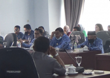 Rapat Dengar Pendapat Komisi II DPRD Banggai Antara Warga Dengan PT. KFM Serta Unsur Pemerintah Daerah Terkait, Senin (03/01/2022)
