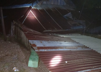 Bangunan Pasar di Tinangkung Roboh Diterjang Angin Kencang Disertai Hujan