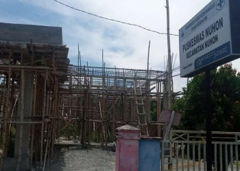 Proyek bangun baru UPT Kesehatan Kecamatan Nuhon yang terbengkalai. Proyek ini dilaksanakan PT Bumi Palapa Perkasa perusahaan asal Kota Makassar.[Foto: Istimewa]